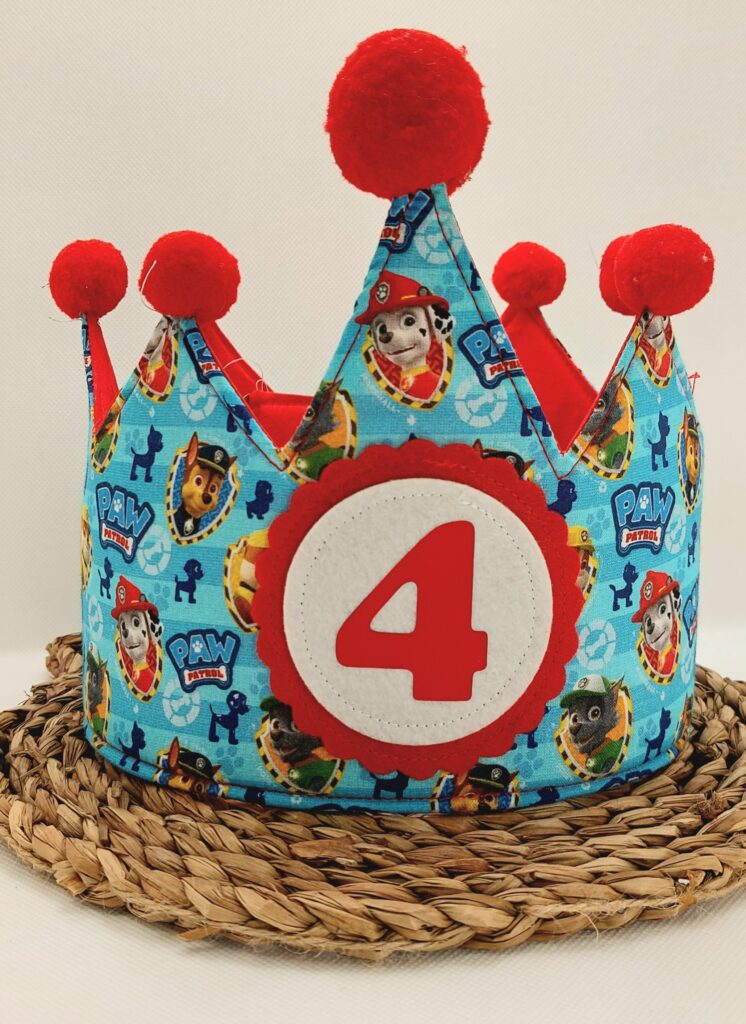 conjunto de cumpleaños 3 años  Coronas de cumpleaños, Coronas, Cumpleaños
